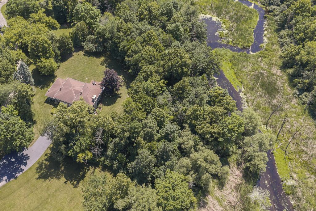 N93w24655 Bark Rd, Lisbon