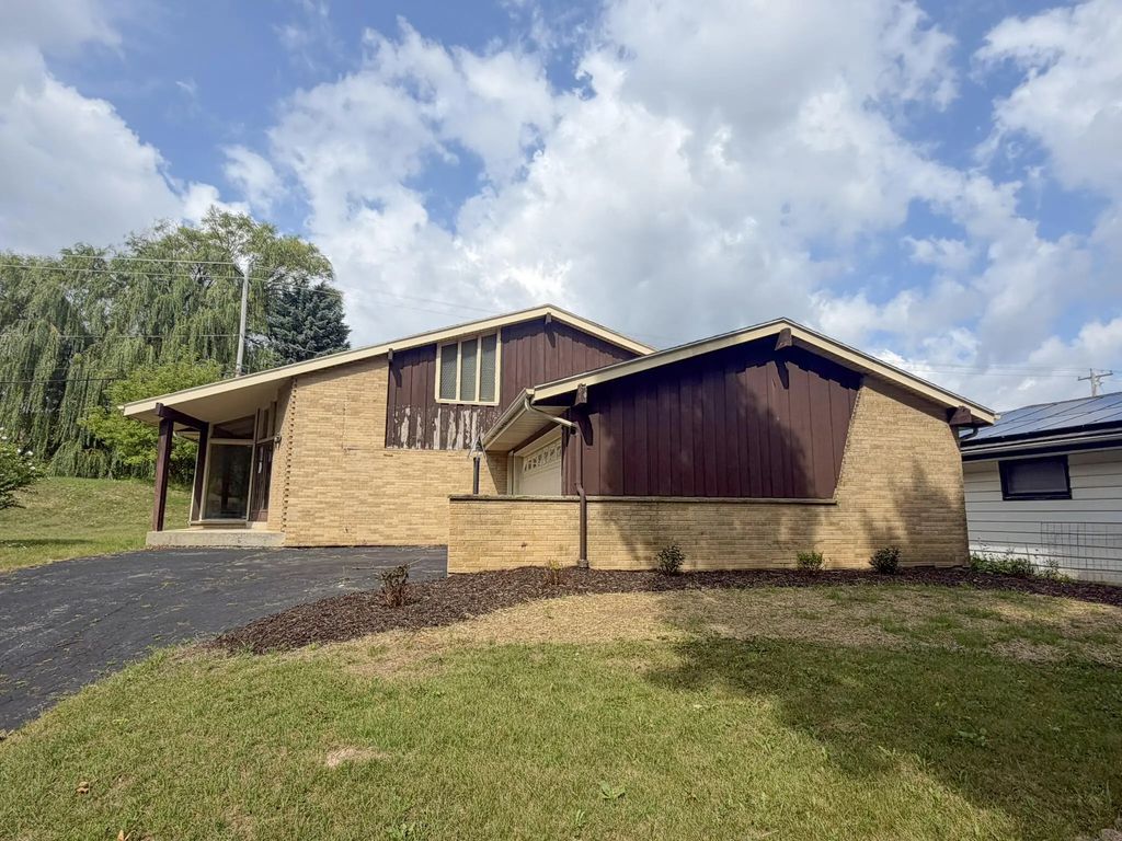 5435 S 15th Pl, Milwaukee