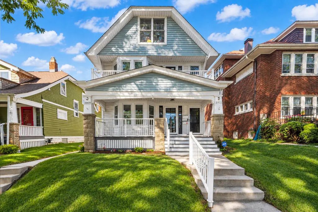 3909 N Farwell Ave, Shorewood
