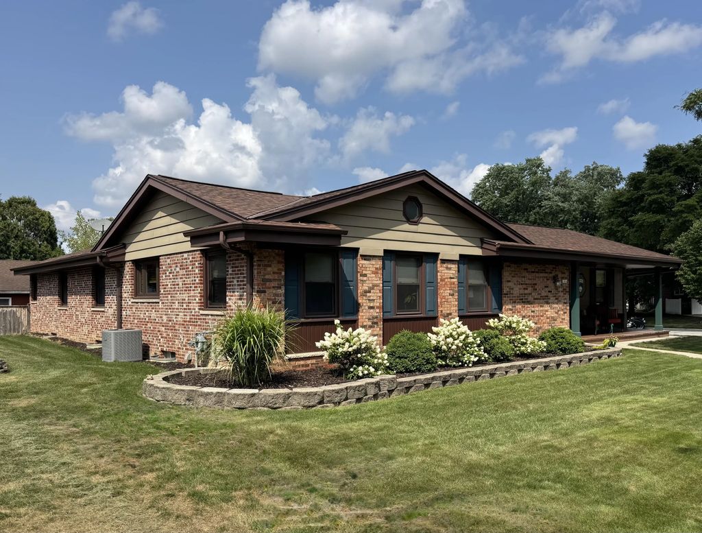 1804 W Clayton Crest Ave, Milwaukee