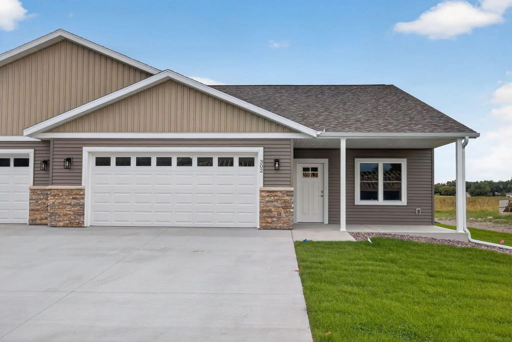 302 London Ln, Rockland