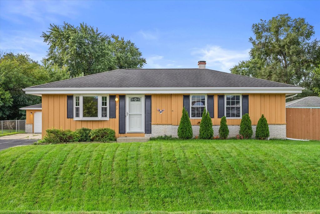 3217 Indian Trl, Caledonia