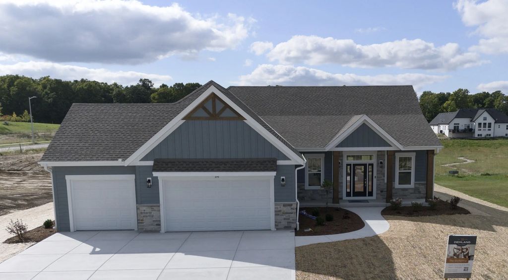 479 Sandstone St, Slinger