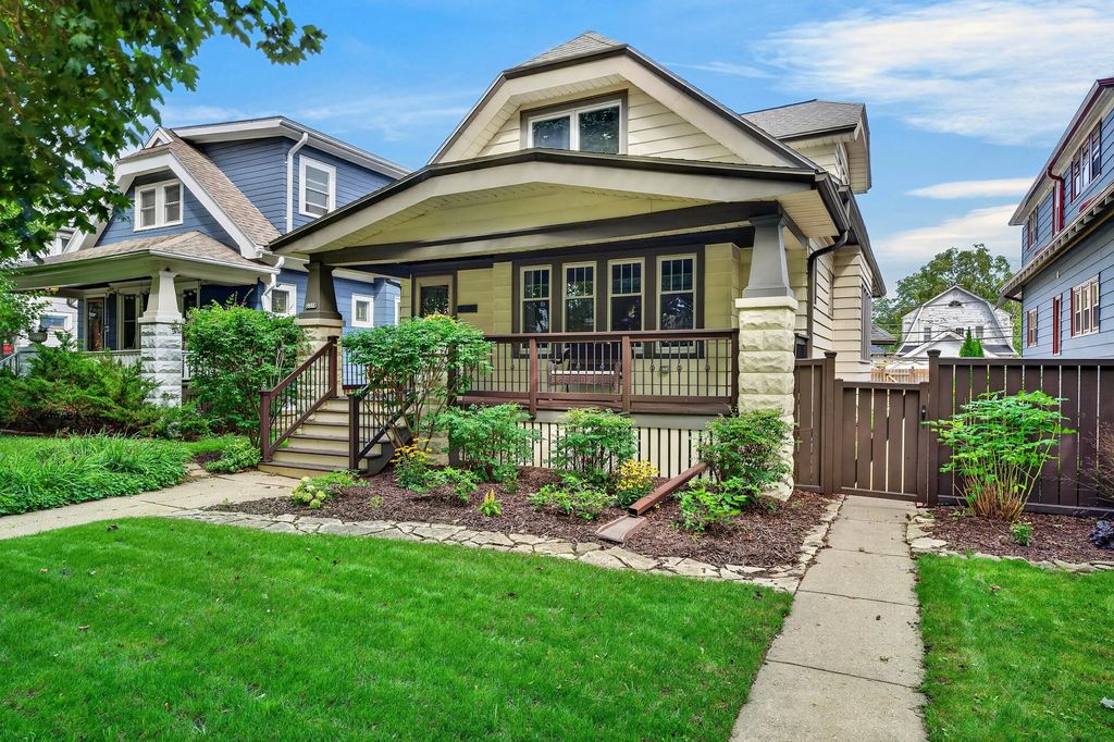 3318 N Weil St, Milwaukee