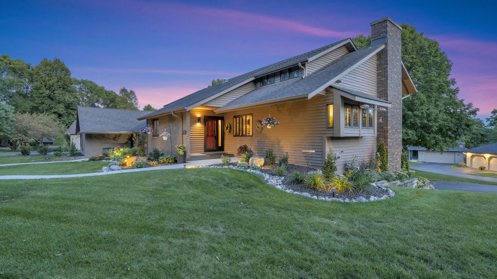 1013 Aspen Rd, Kohler