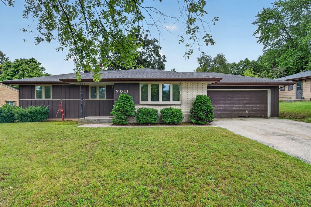 7011 Superior Ave, Sheboygan