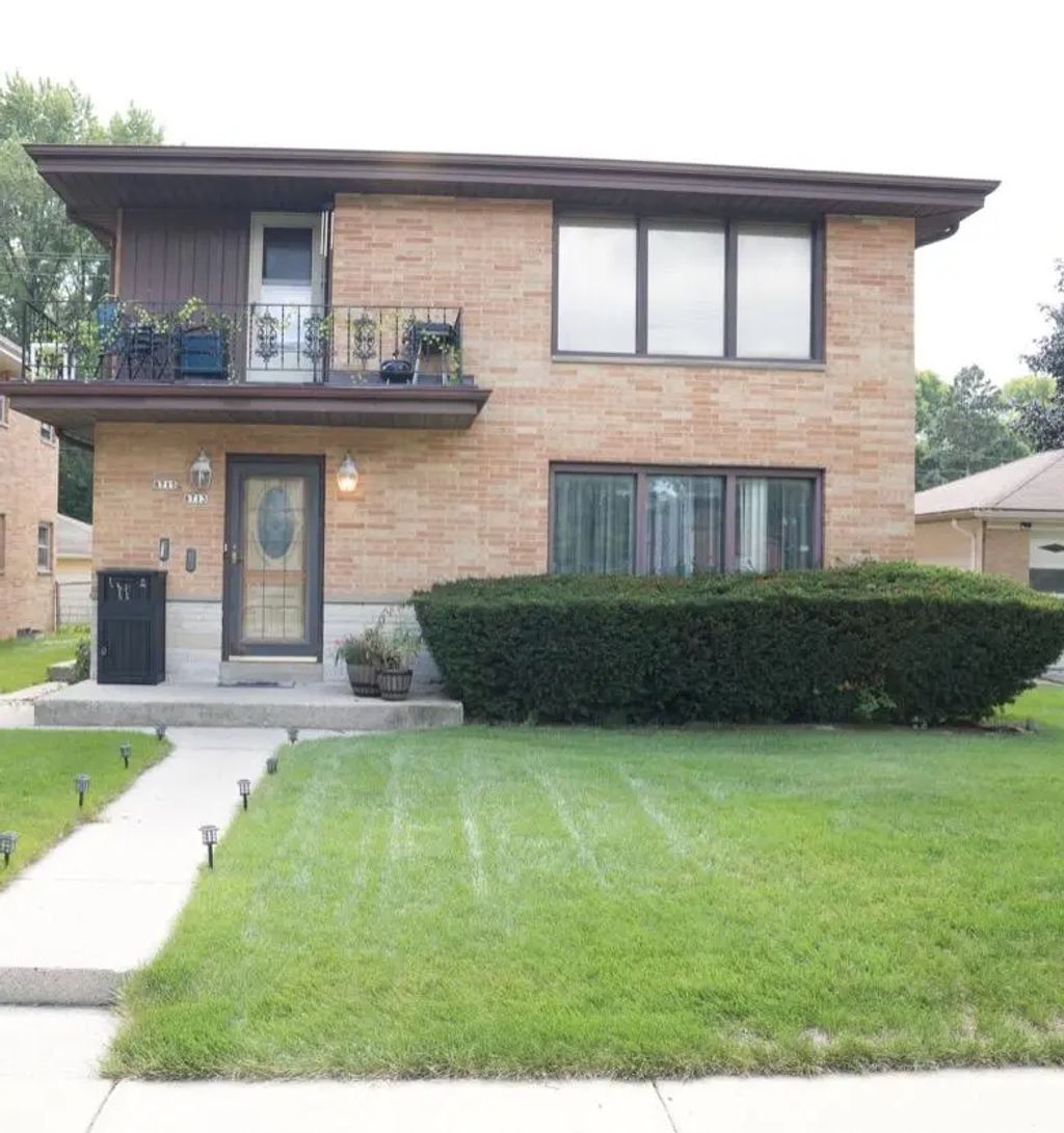 8713 W Appleton Ave 8715, Milwaukee