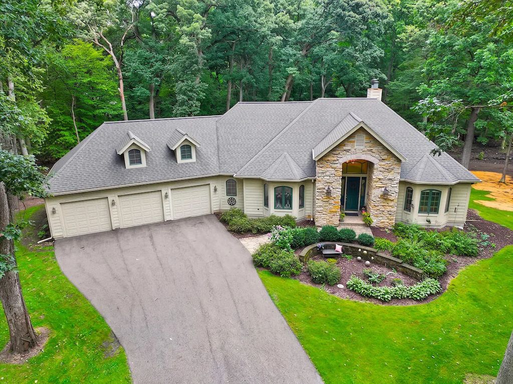 29520 June Ln, Rochester