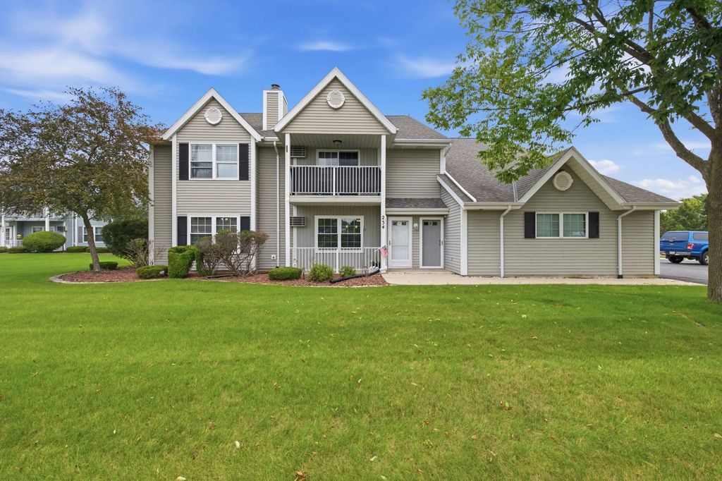 234 Minz Park Cir 1, West Bend