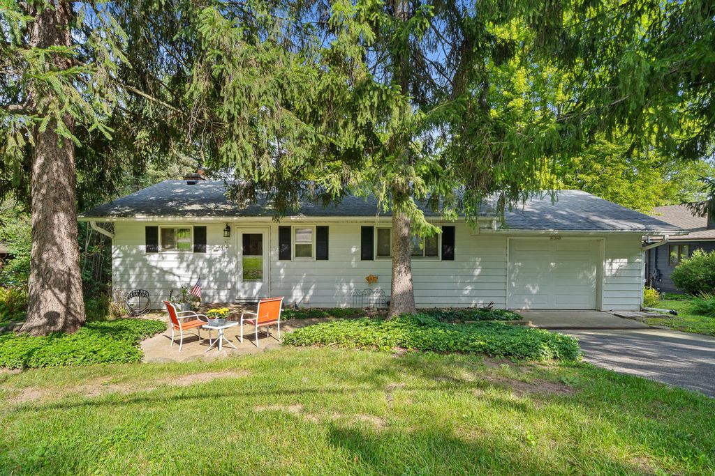 N1845 Wooddale Dr, Linn