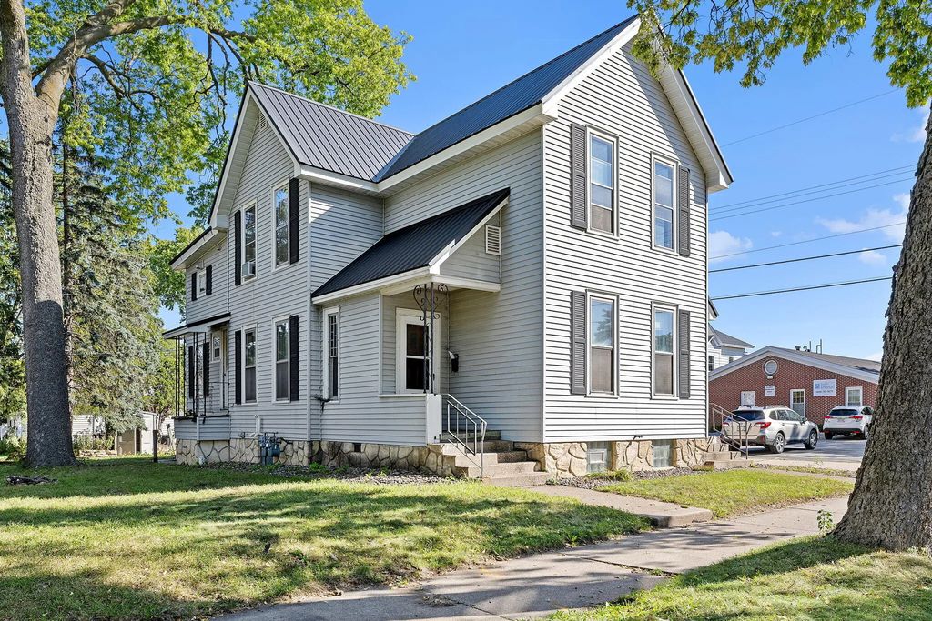1009-1011 King St, La Crosse