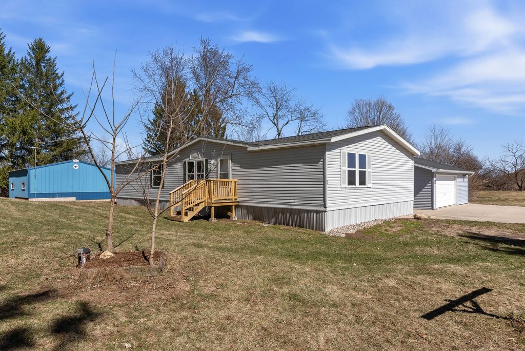 W8418 Hemlock Rd, Trenton