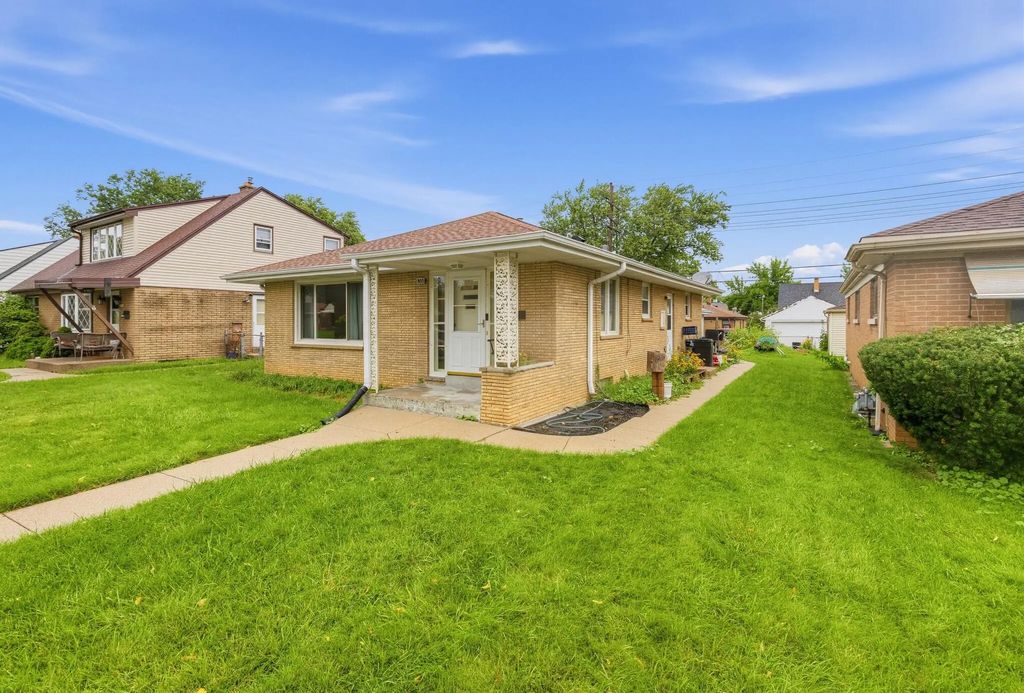 6350 W Leon Ter, Milwaukee
