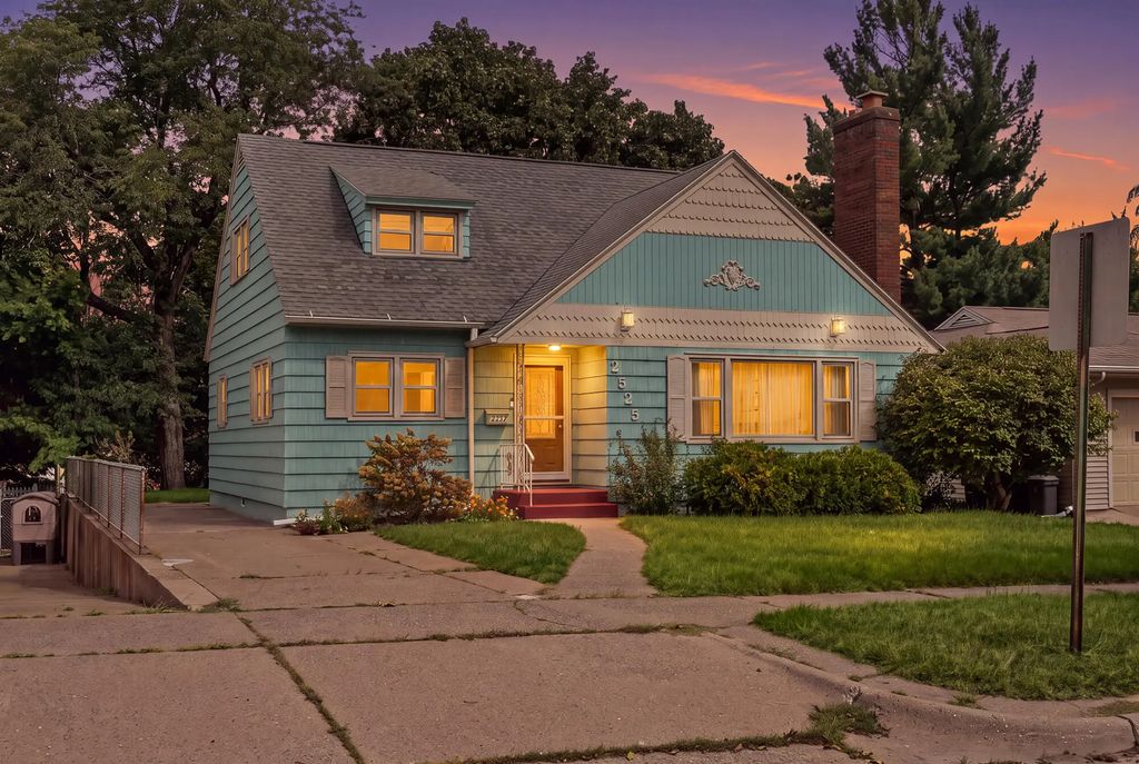 2525 Main St, La Crosse