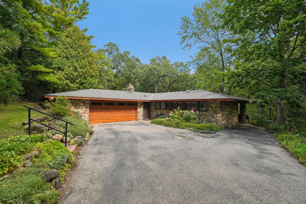 436 Thomas Rd, Wales