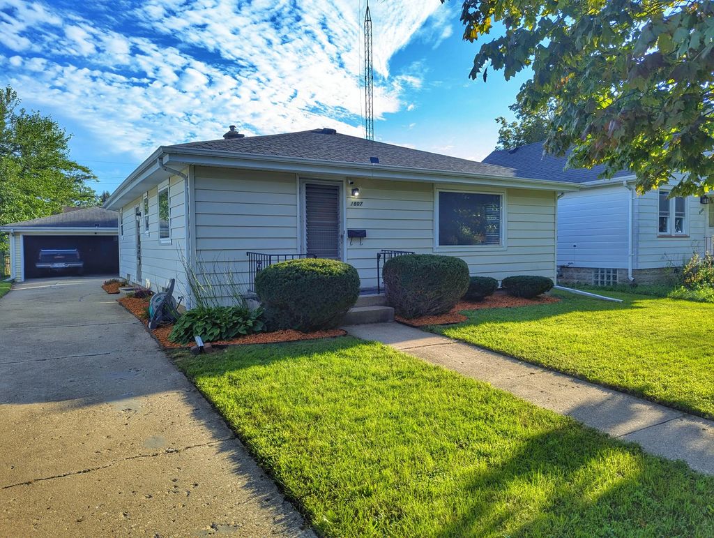 1807 28th St, Kenosha