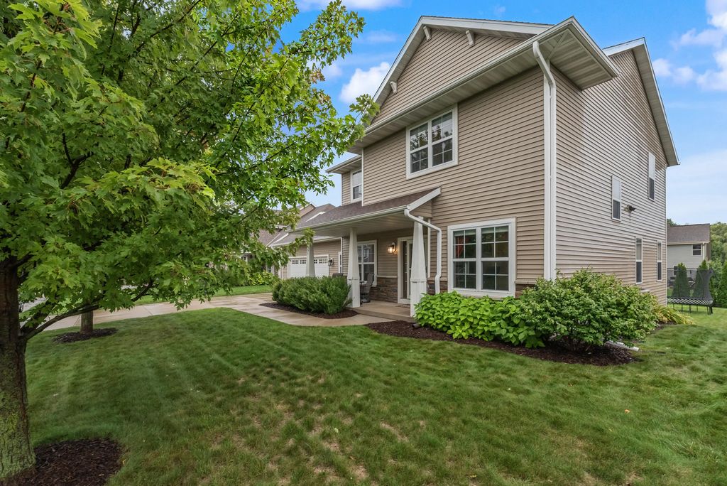 21651 N Weather Edge Cir, Lannon
