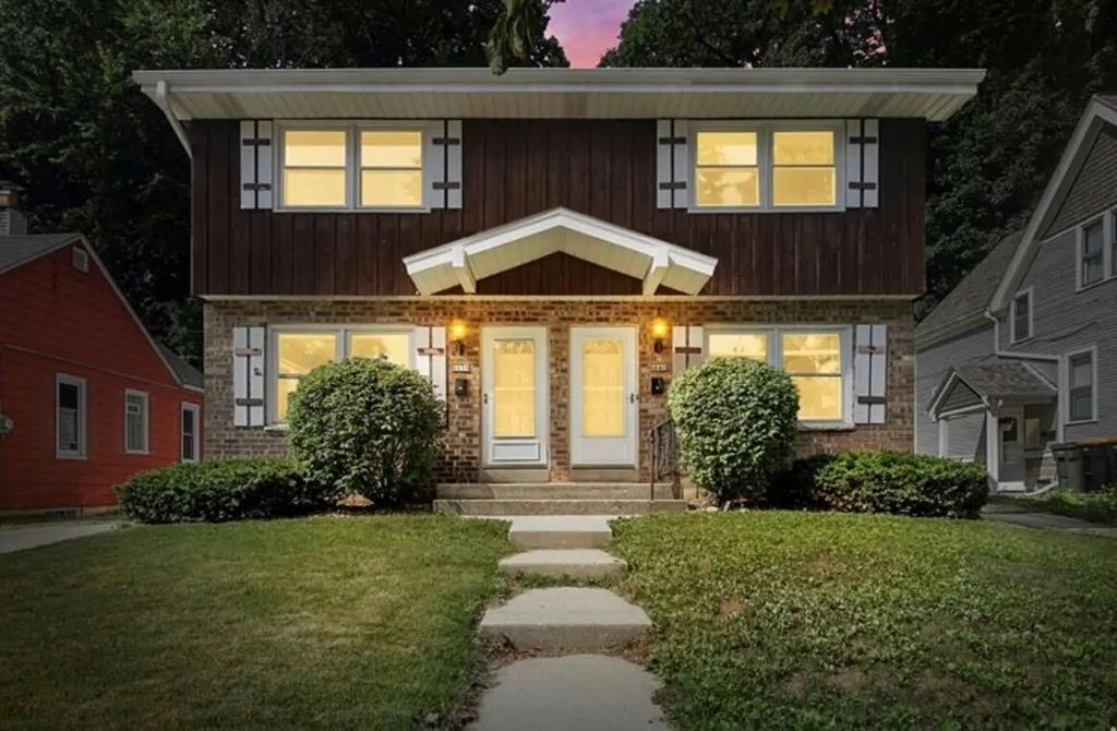 6641 Hillside Ln, Wauwatosa