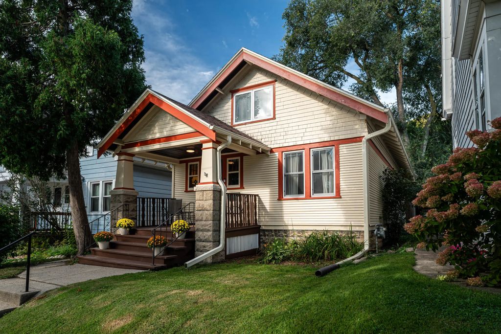 2967 S Herman St, Milwaukee
