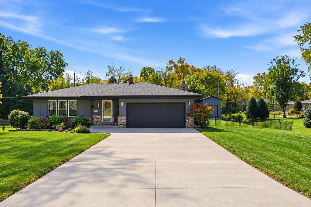 12731 W Park Ave, New Berlin
