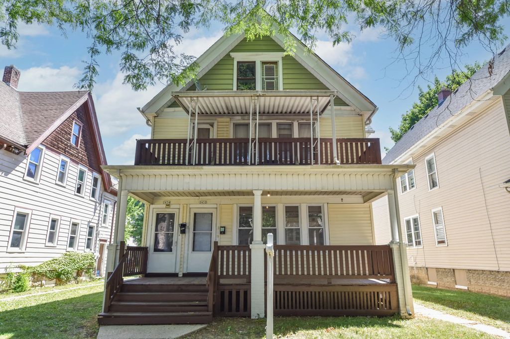 2432 N 45th St 2434, Milwaukee