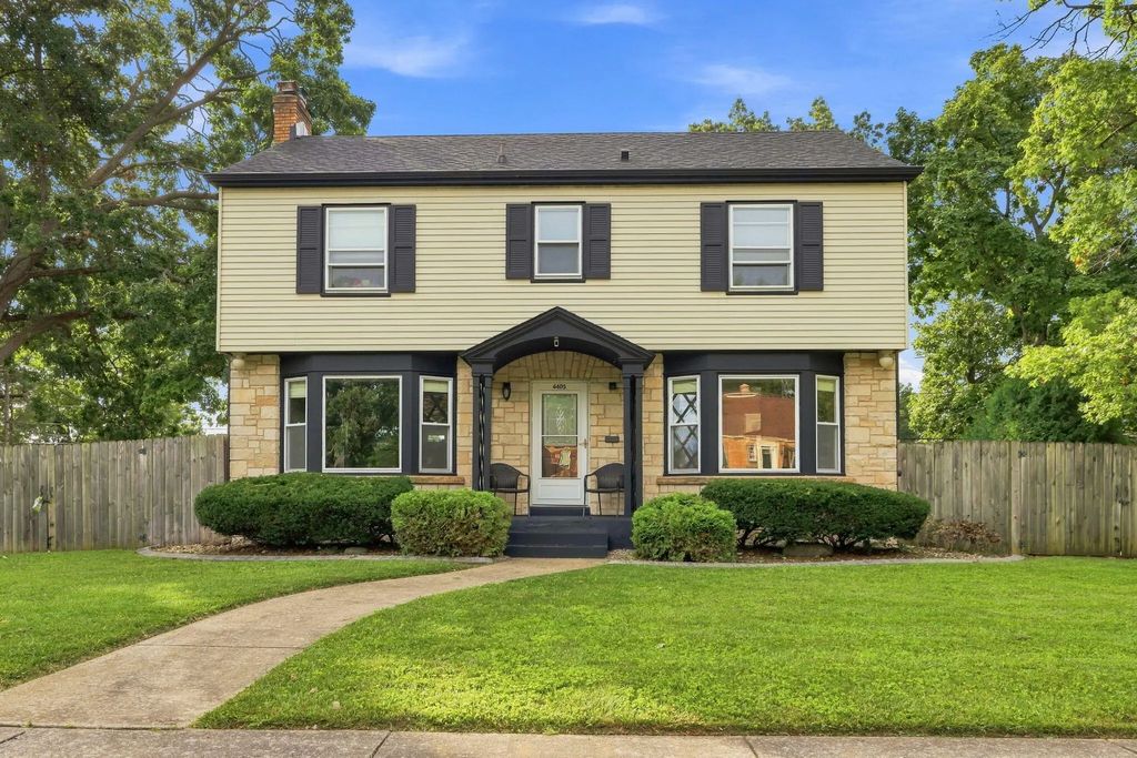 4405 Harding Rd, Kenosha