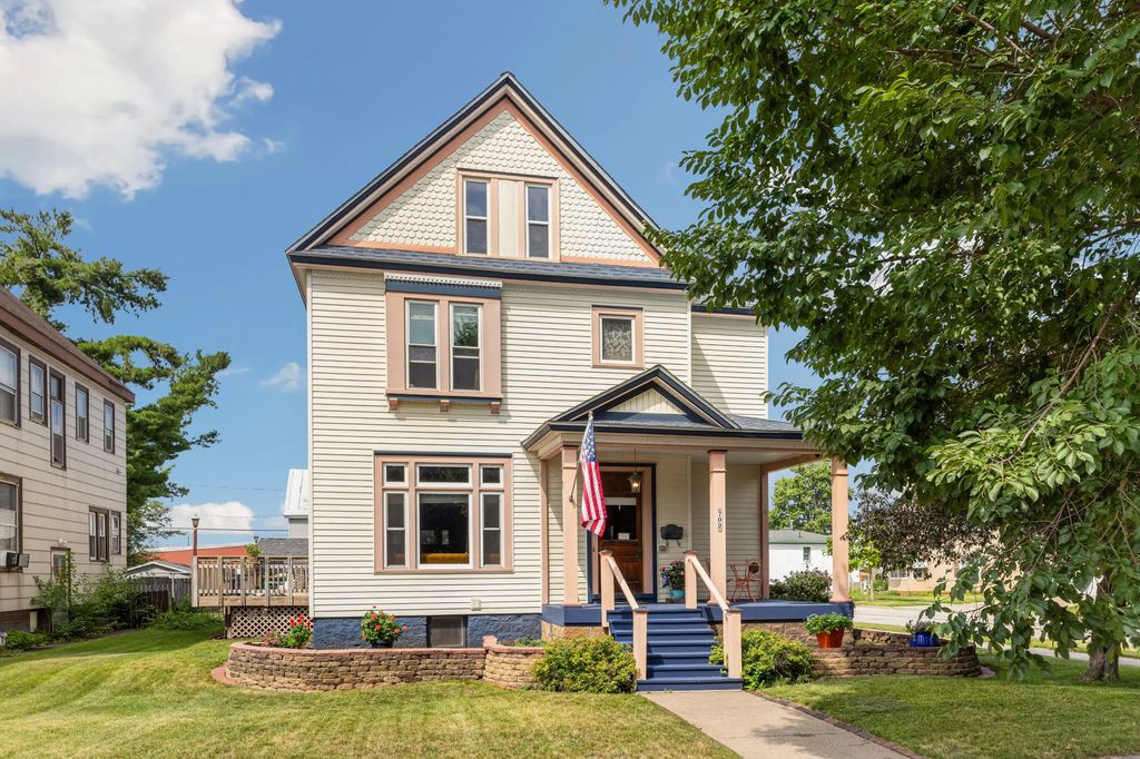 702 5th Ave S, La Crosse
