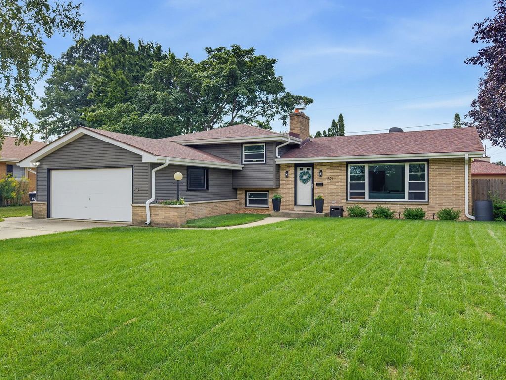 1521 Beech St, South Milwaukee