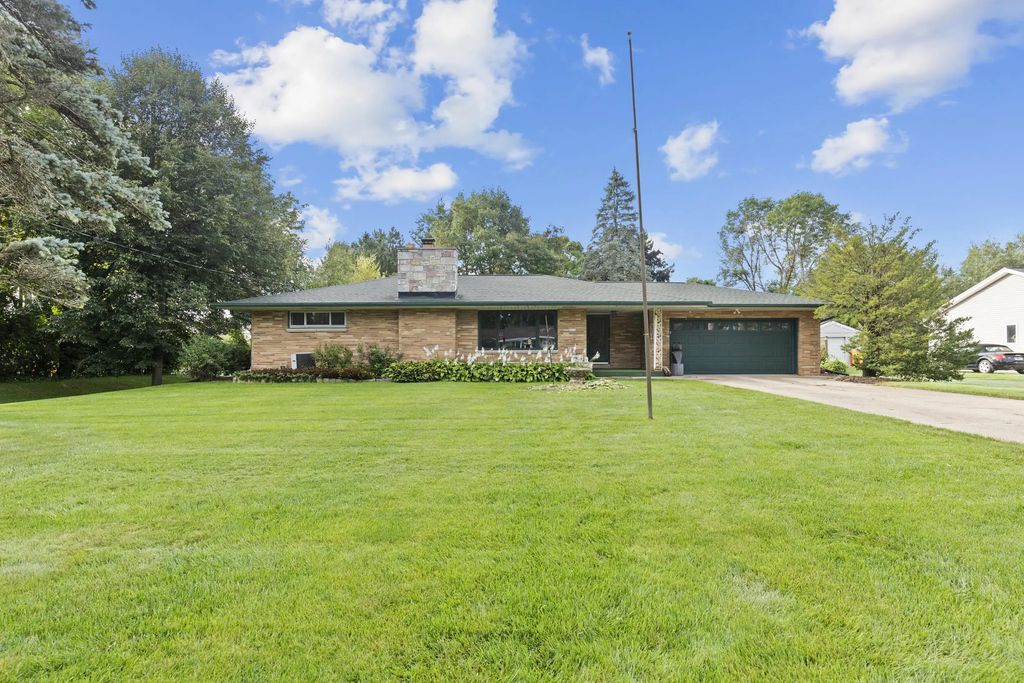 9915 W Margaret Ln, Franklin