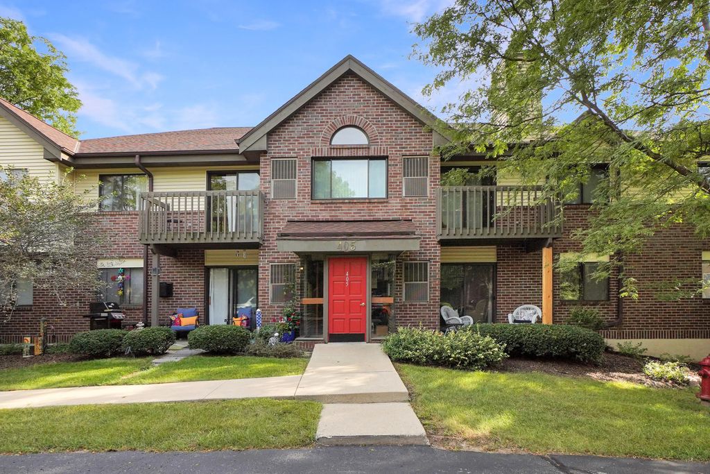 405 N Main St E, Thiensville