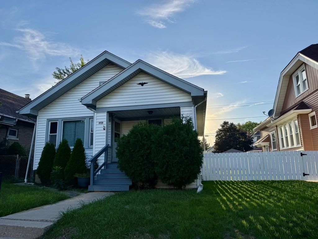 1531 S 55th St, West Milwaukee
