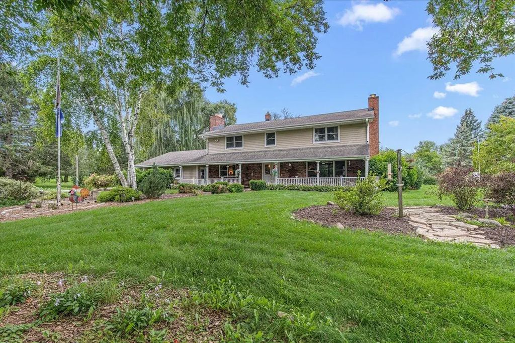 2473 Horns Corners Rd, Cedarburg
