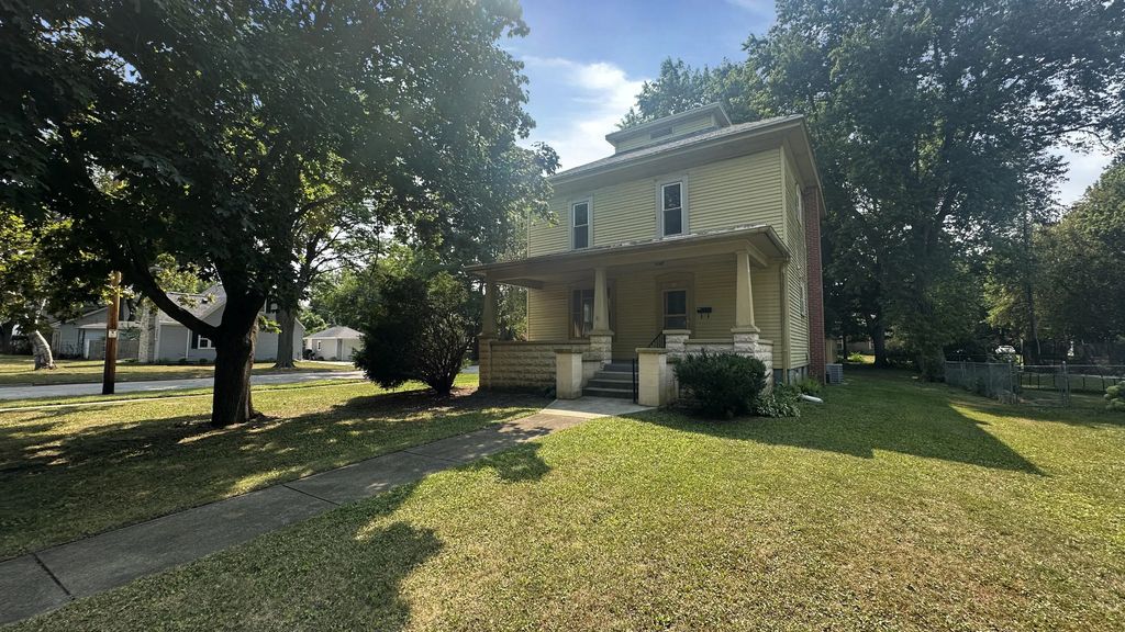 348 S Whiton St, Whitewater
