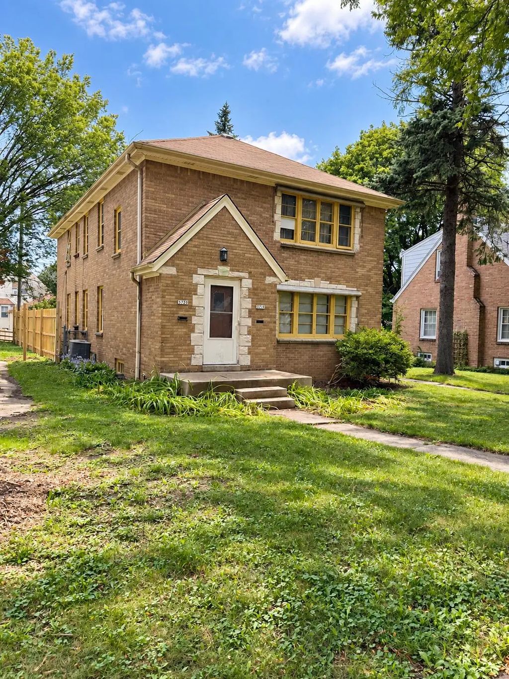 5718 W Roosevelt Dr, Milwaukee