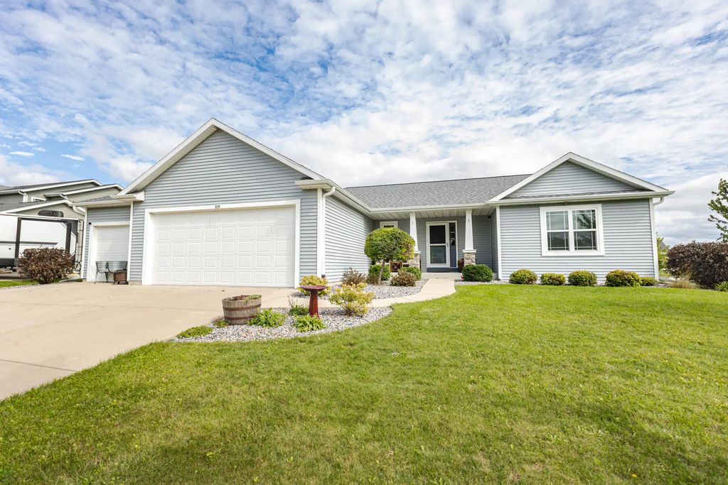 354 Rosewood Ave, Lake Mills