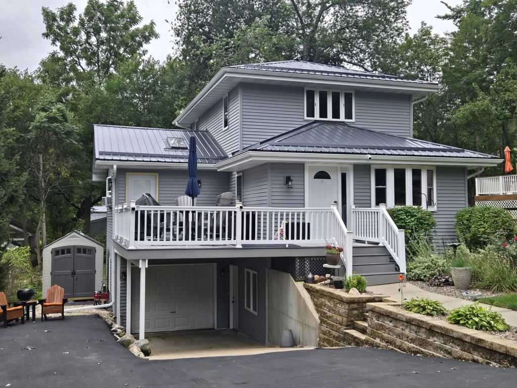 1720 E Road Five -, Milton