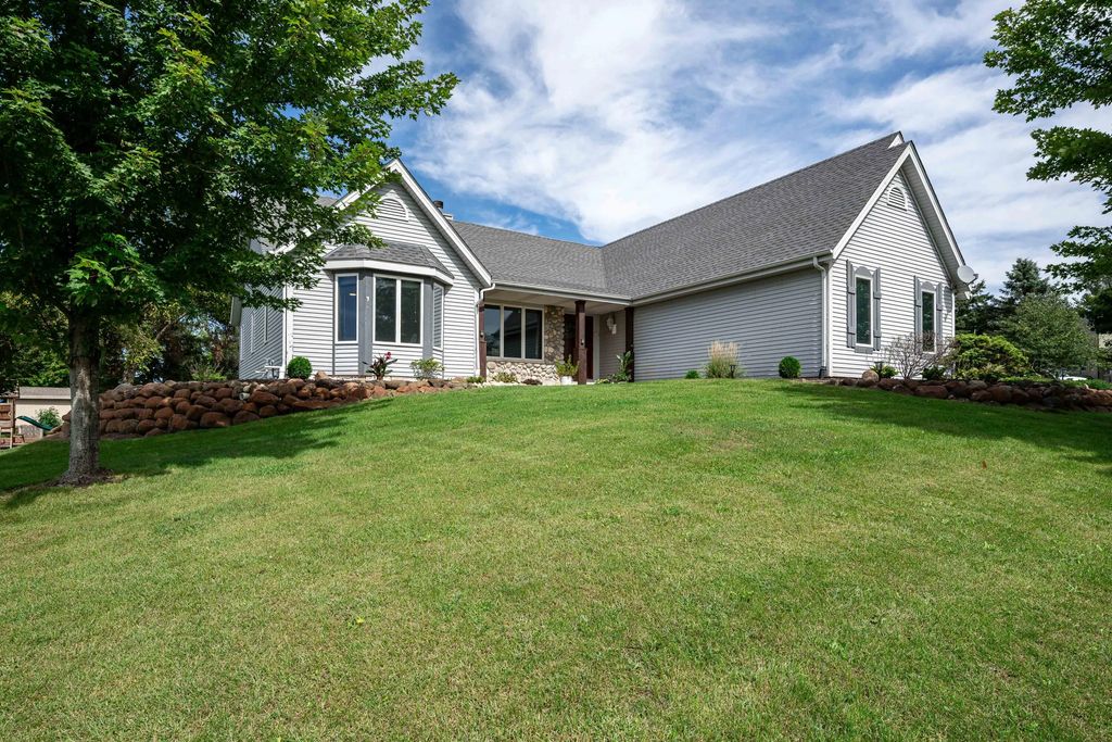 5920 Christine Ct, Lyons