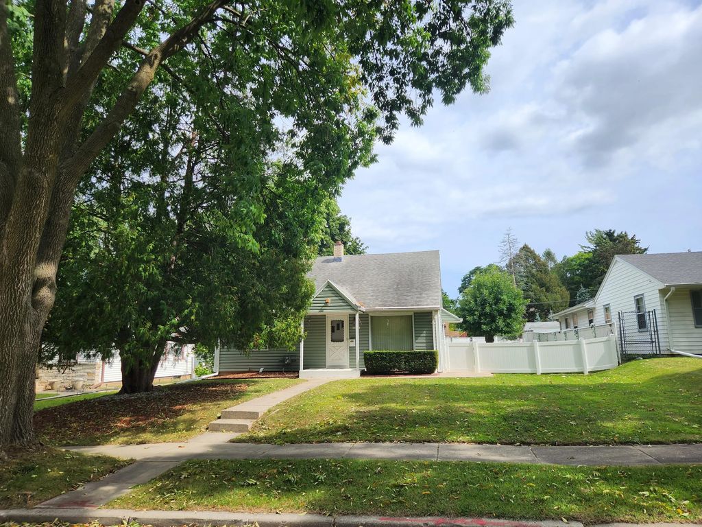 4960 N 73rd St, Milwaukee
