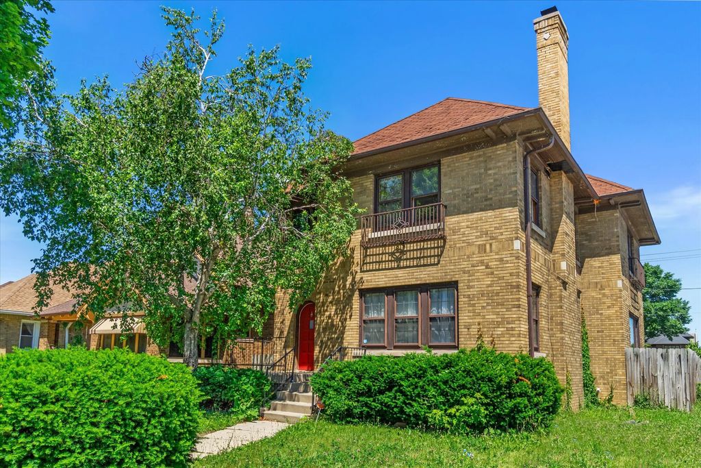 2704 N 46th St, Milwaukee