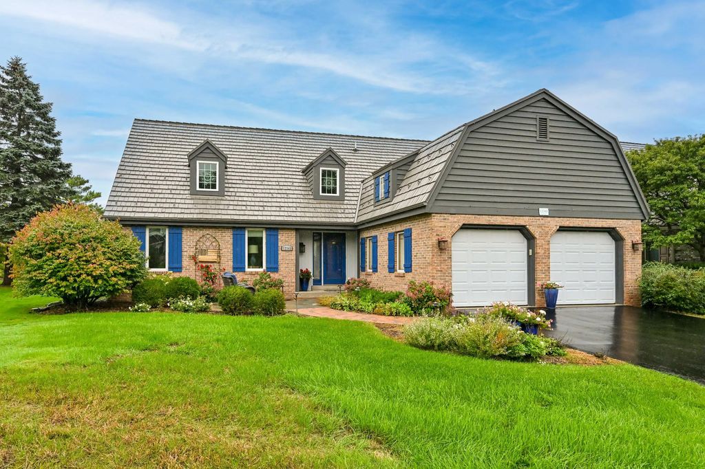 12340 N Fairway Heights Dr, Mequon