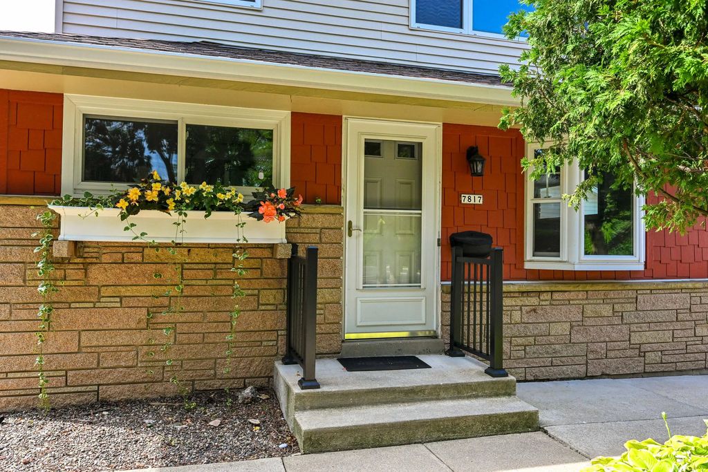 7817 W Mt. Vernon Ave, Milwaukee