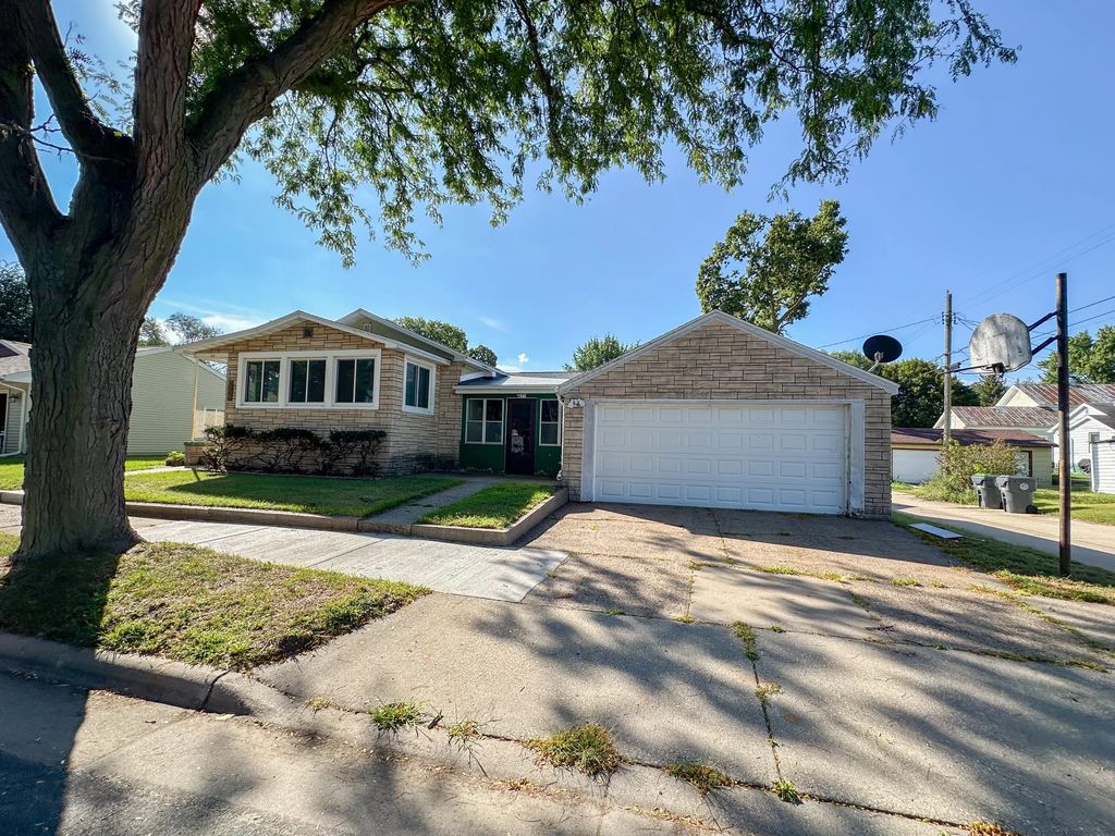818 Livingston St, La Crosse