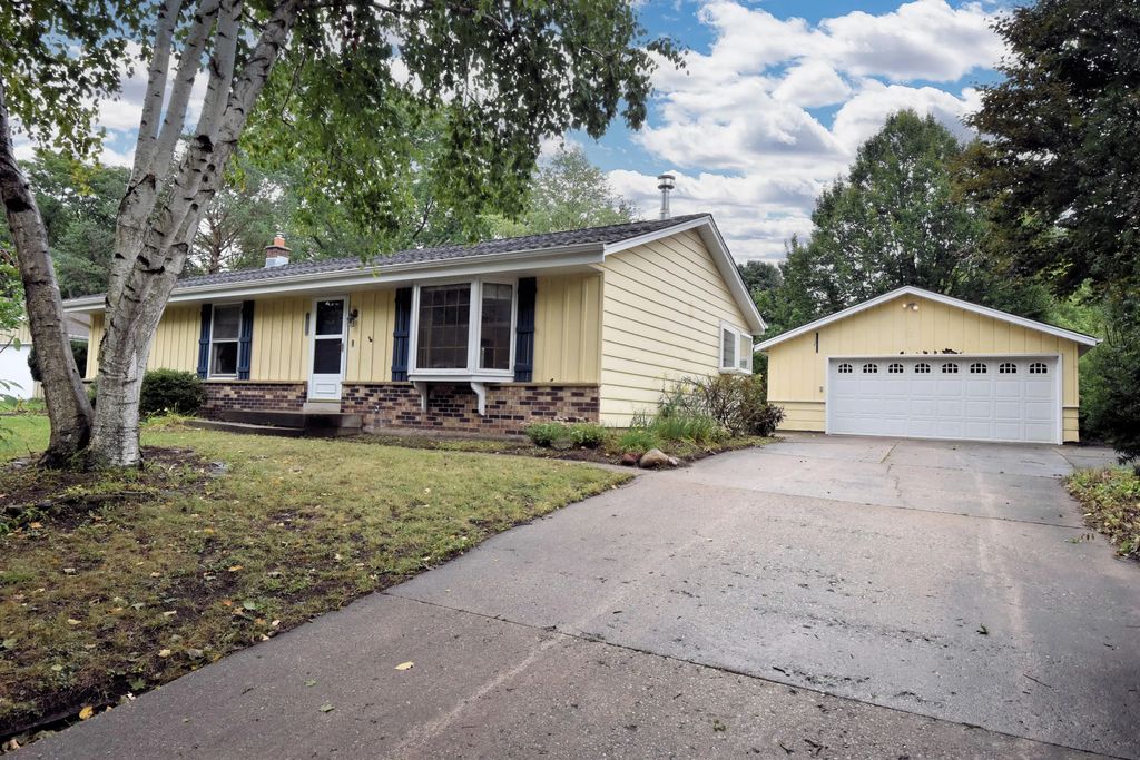 1855 Haymarket Rd, Waukesha