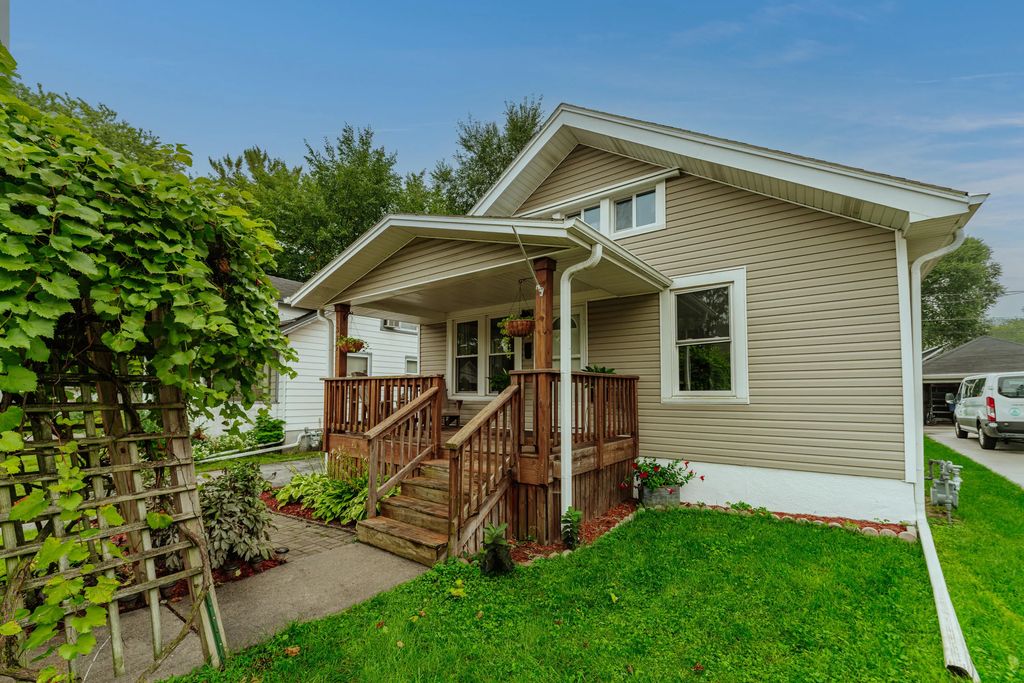317 Wilson Ave, Waukesha