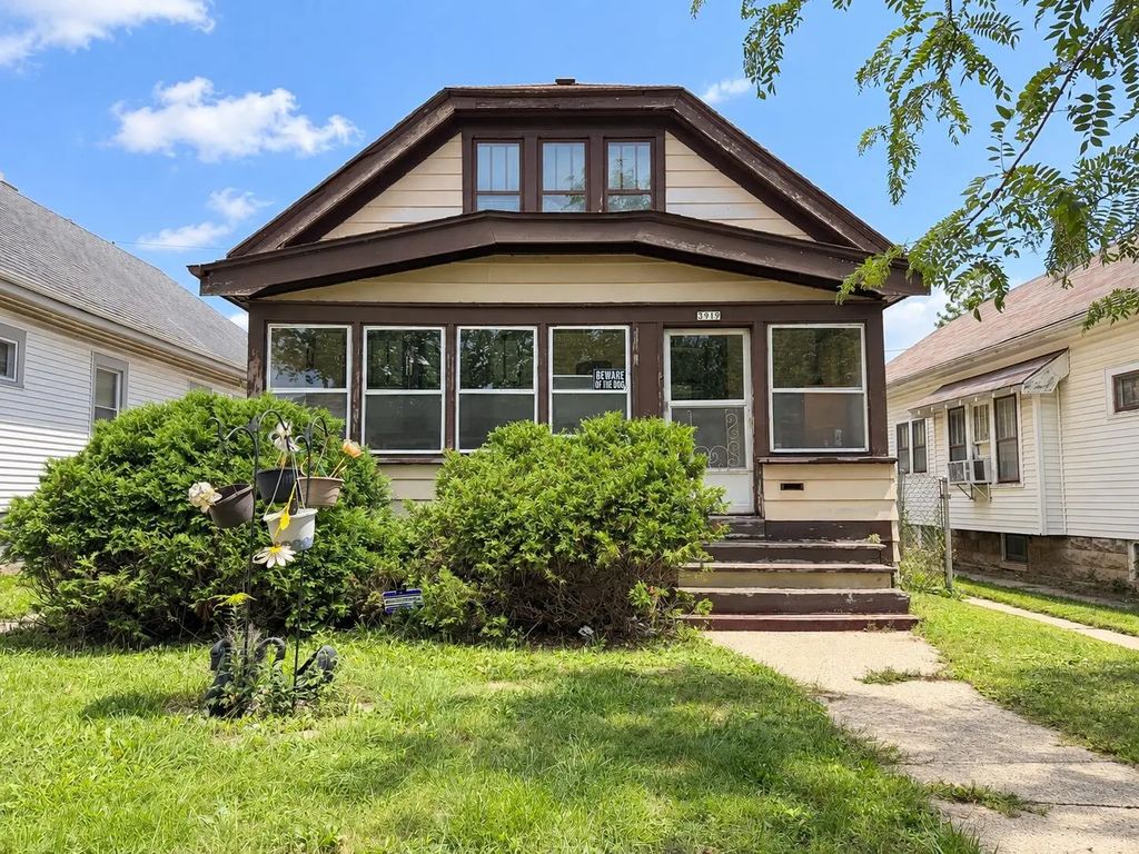 3919 N 15th St, Milwaukee