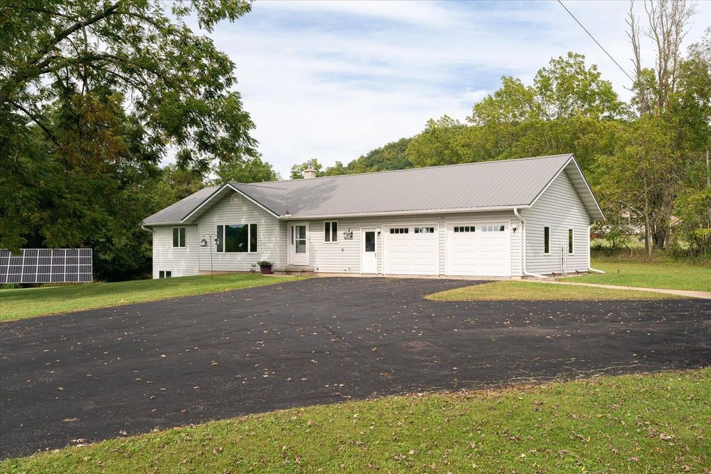 544 E School Rd, La Farge