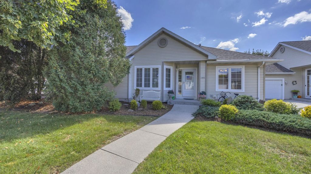 1645 Settlement Trl, Sheboygan