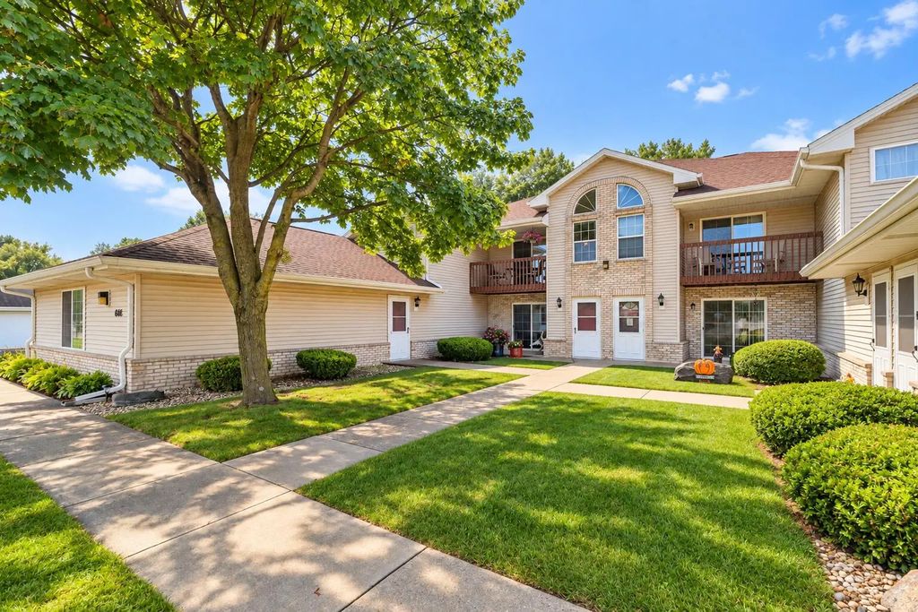 6185 S Creekside Dr 5, Cudahy