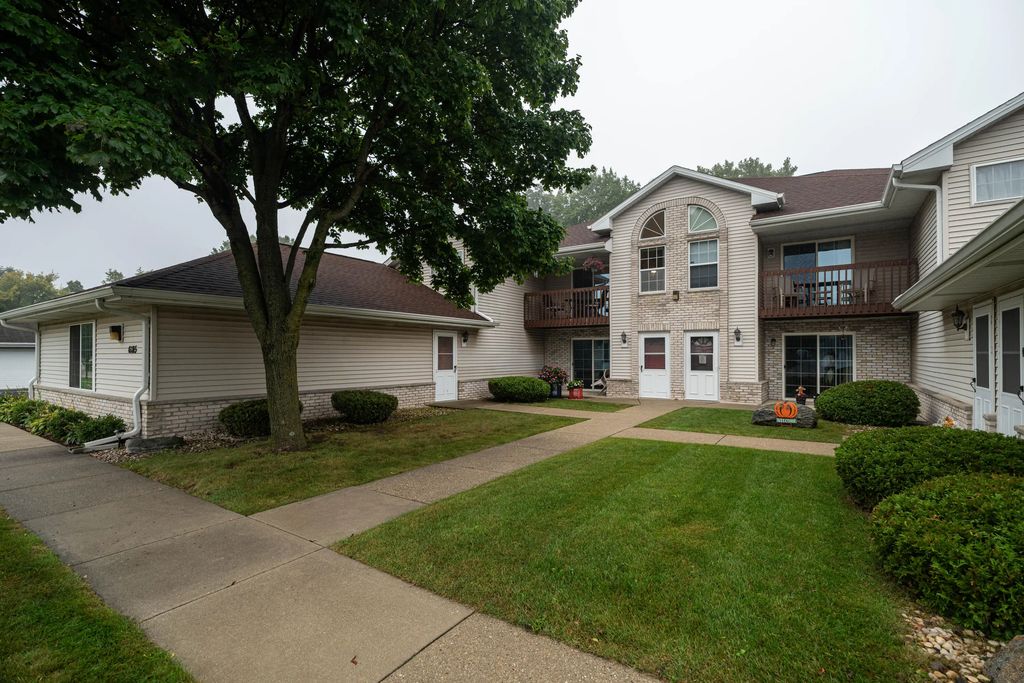 6185 S Creekside Dr 5, Cudahy