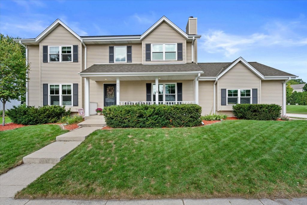 2308 Patrick Ln, Waukesha